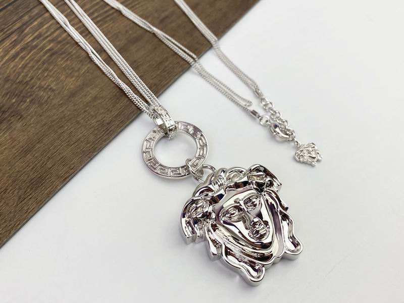 Versace necklace 05lyx14